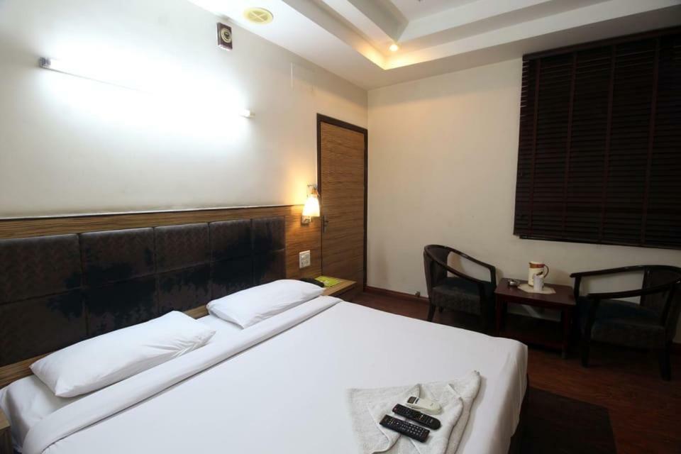 Jasola Apollo Hotel